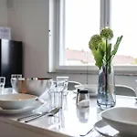 Crew Beds - In 4x Bedroom, Single Beds, Free Coffee, Wifi & Parking - 24h Check In #wob01 #wob02