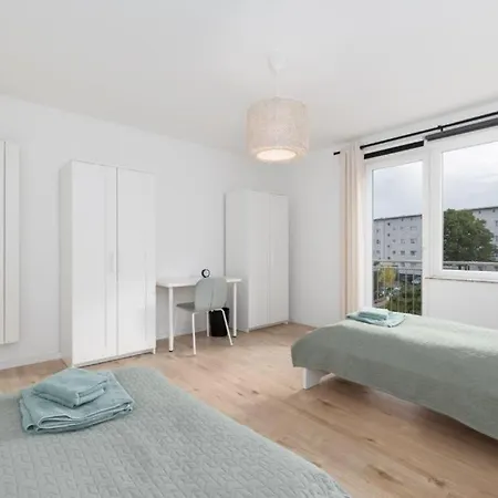 Crew Beds - In 4x Bedroom, Single Beds, Free Coffee, Wifi & Parking - 24h Check In #wob01 #wob02 Wolfsburg