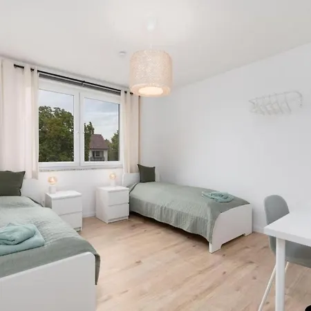 Crew Beds - In 4x Bedroom, Single Beds, Free Coffee, Wifi & Parking - 24h Check In #wob01 #wob02 Appartement Wolfsbourg