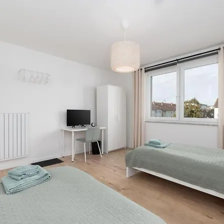 Crew Beds - In 4x Bedroom, Single Beds, Free Coffee, Wifi & Parking - 24h Check In #wob01 #wob02 Wolfsbourg