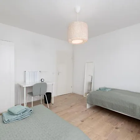 Crew Beds - In 4x Bedroom, Single Beds, Free Coffee, Wifi & Parking - 24h Check In #wob01 #wob02 Appartement *