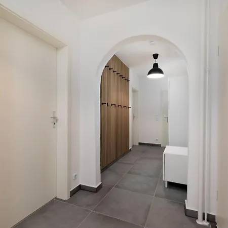 Crew Beds - In 4x Bedroom, Single Beds, Free Coffee, Wifi & Parking - 24h Check In #wob01 #wob02 Appartement Wolfsbourg