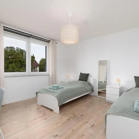 Apartment In Fuer 8 Personen- 110m2, 4 Zi, 8 Einzelbetten, 2 Baeder, Free Kaffee, Wifi & Parking - 24h Check In