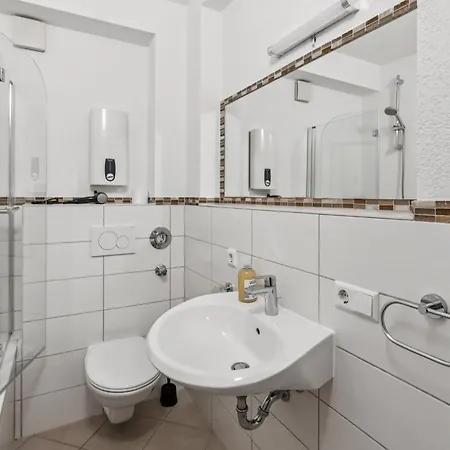 Appartement Crew Beds - In 4x Bedroom, Single Beds, Free Coffee, Wifi & Parking - 24h Check In #wob01 #wob02 Wolfsburg