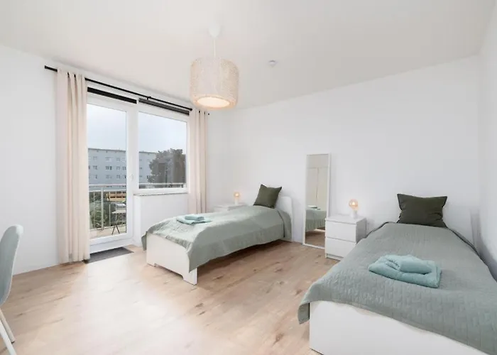 Crew Beds - In 4x Bedroom, Single Beds, Free Coffee, Wifi & Parking - 24h Check In #wob01 #wob02