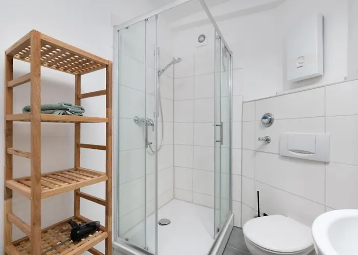 Crew Beds - In 4x Bedroom, Single Beds, Free Coffee, Wifi & Parking - 24h Check In #wob01 #wob02 Апартаменты Вольфсбург