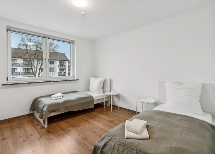 Апартаменты Crew Beds - In 4x Bedroom, Single Beds, Free Coffee, Wifi & Parking - 24h Check In #wob01 #wob02 Вольфсбург